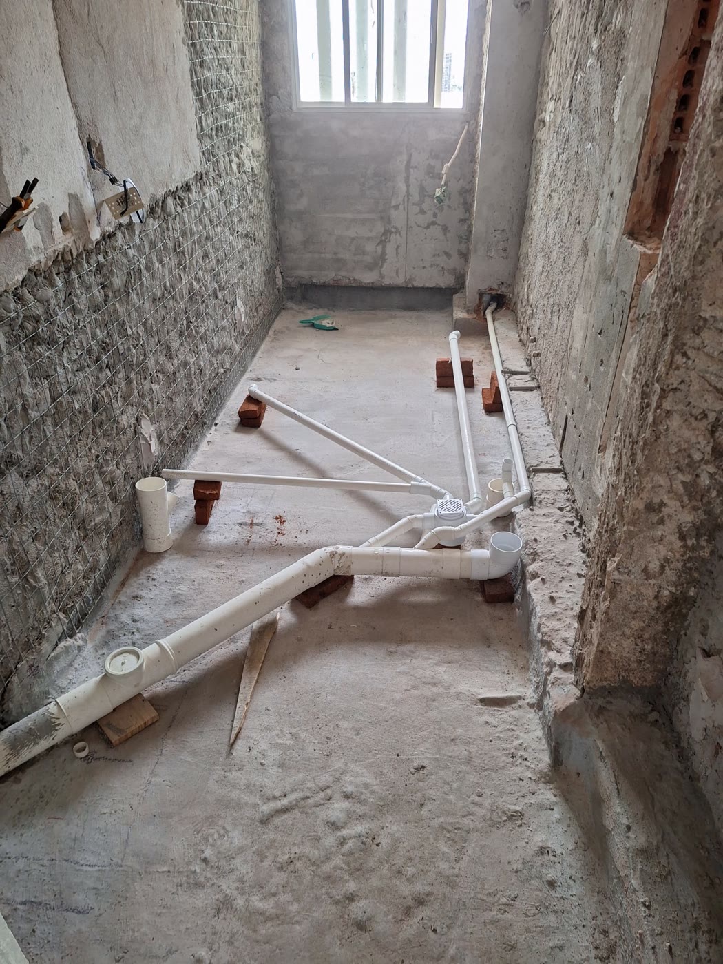 Tendido de desagües sanitarios de PVC en obra