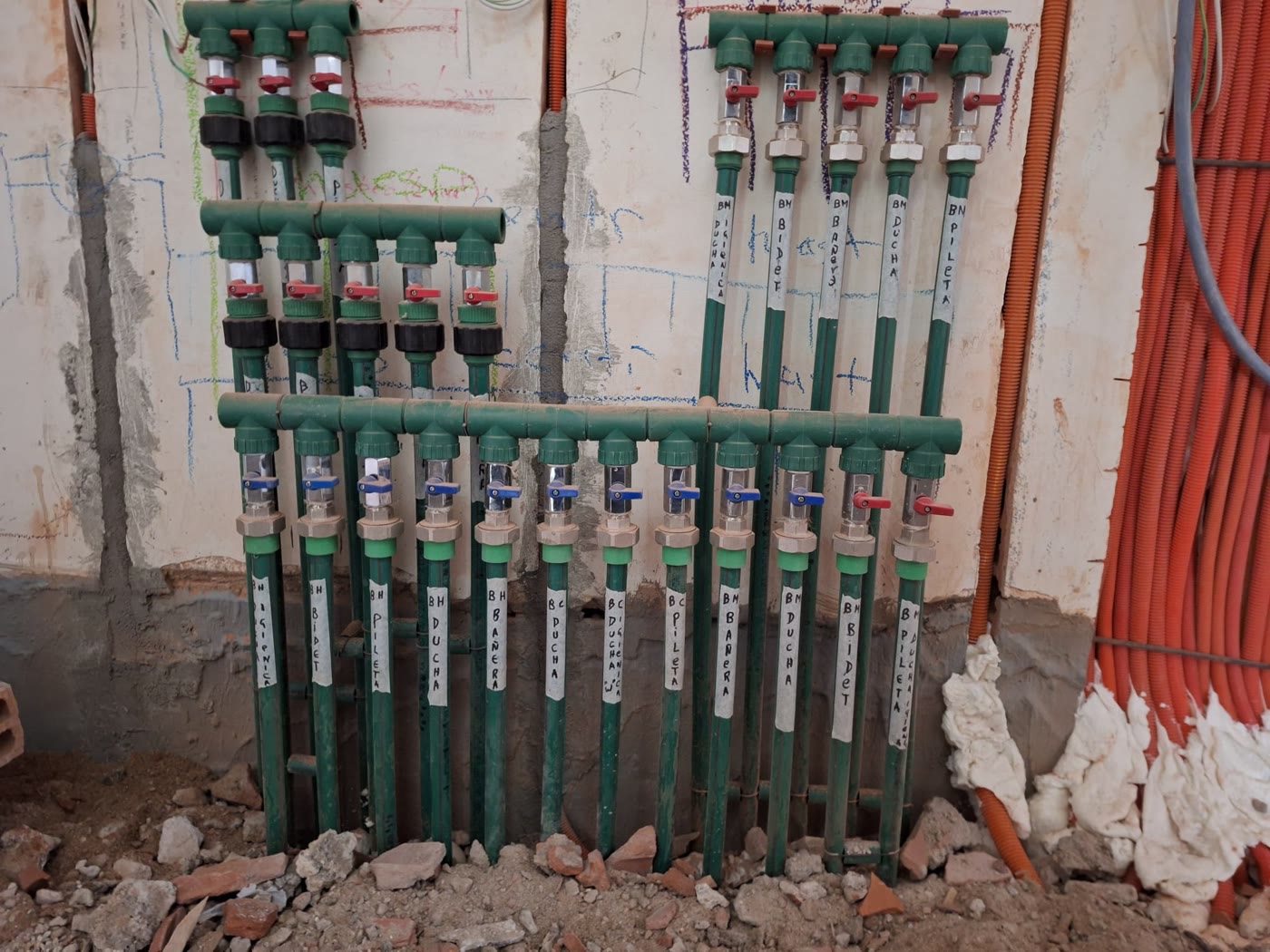 Colector de llaves de paso para distribución de agua