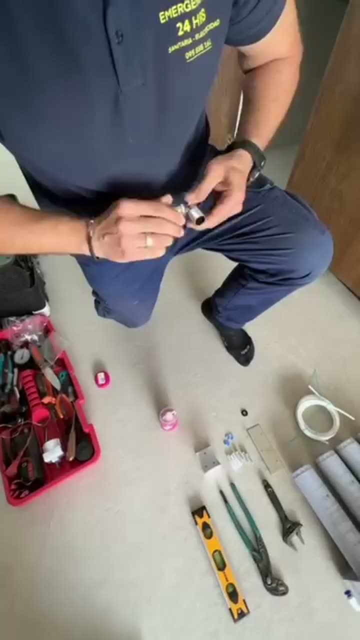 Instalación de purificador de agua bajo mesada